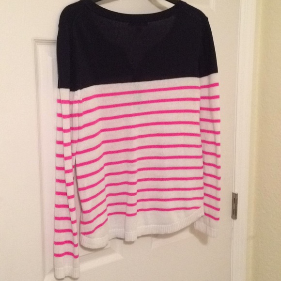 Lilly Pulitzer sweater - Picture 6 of 8